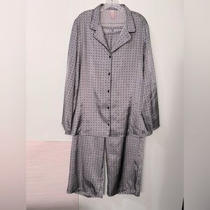 Silky Black & White Women’s 2 Piece Pajama Set W 2X (18-20) Long Sleeves